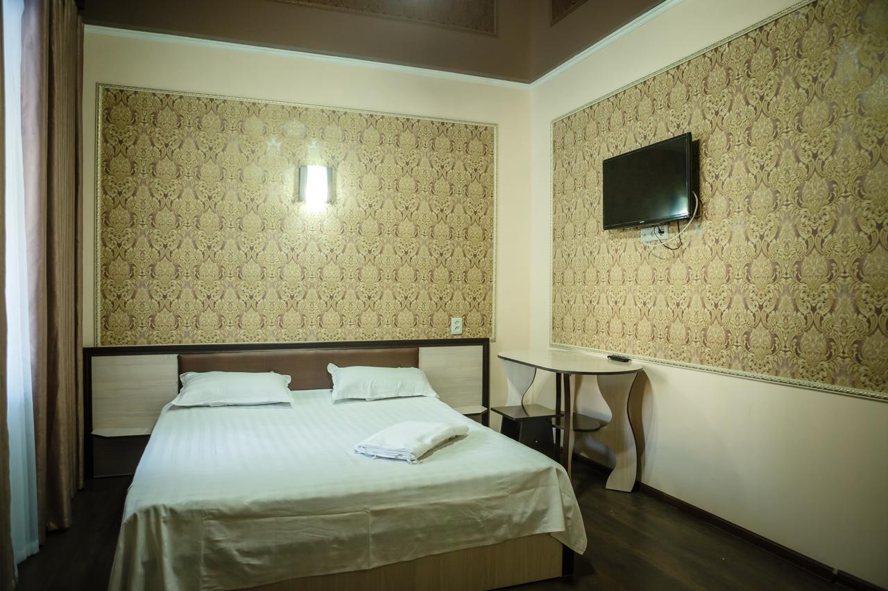 Hotel Prestizh Taraz Buitenkant foto